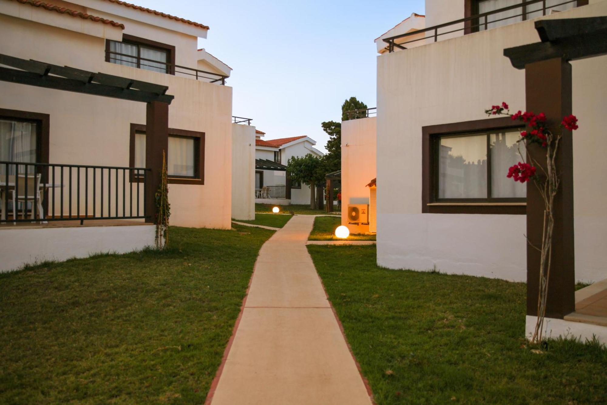 Nuramar Aparthotel Cala'N Bosch (Menorca) Exterior foto